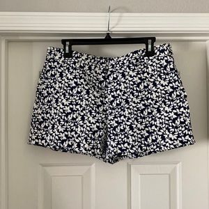 💙 Joie Shorts 💙 Navy and White Floral Size 8